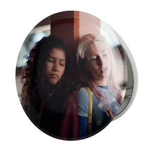 آینه جیبی خندالو طرح جولز وان و رو بنت سریال سرخوشی Euphoria‎ مدل تاشو کد 13773 