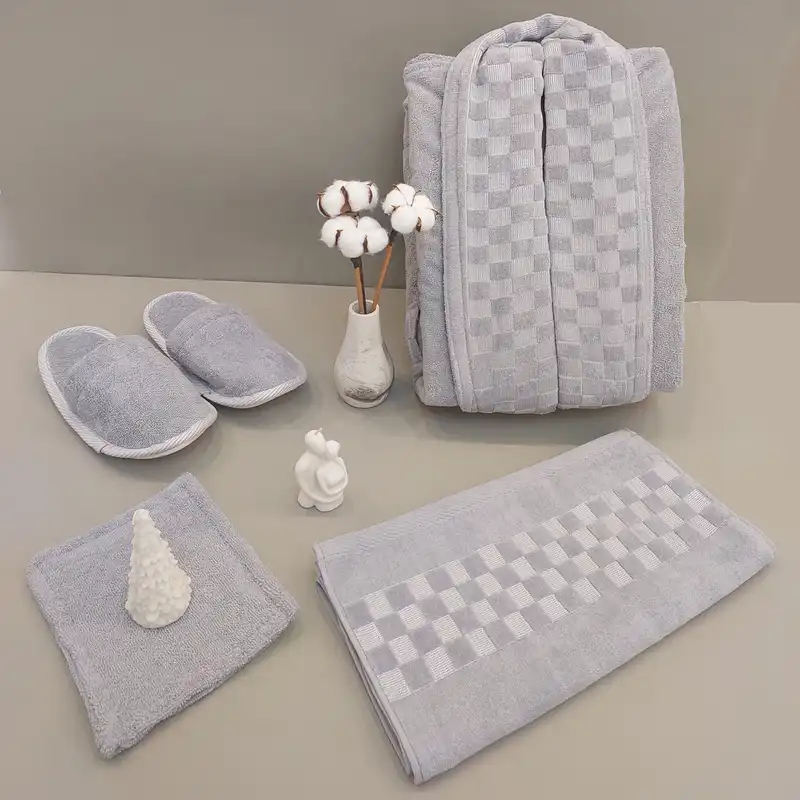 سرویس حوله پالتویی چهار تکه ارغوان مدل کلاسیک