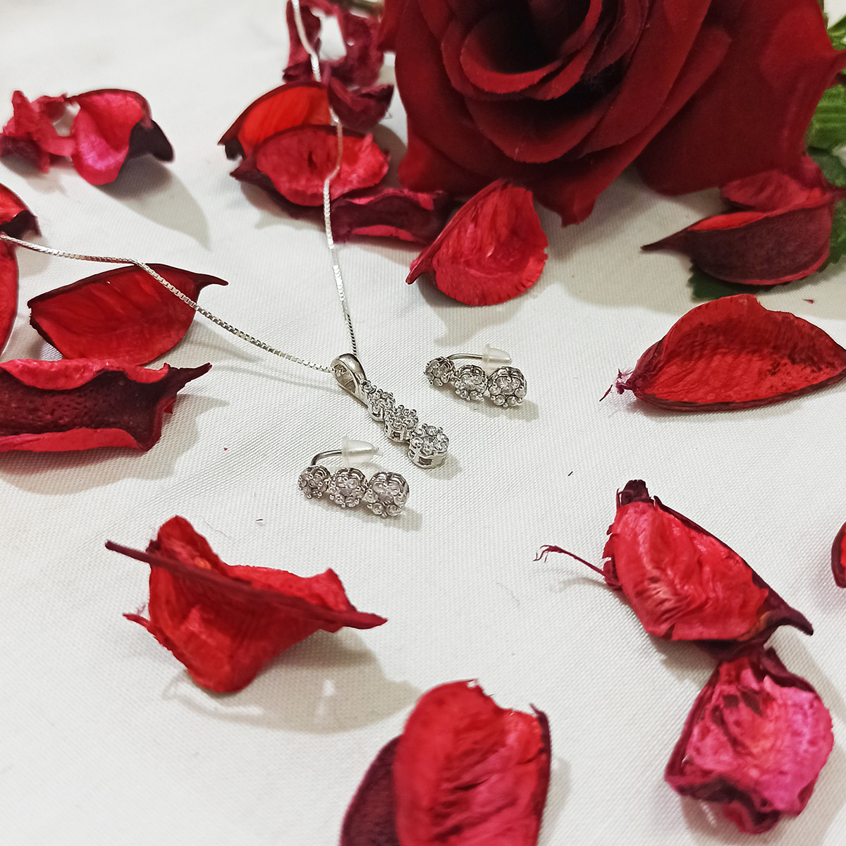 نیم ست نقره زنانه سلین کالا مدل گلریز کد ce-As4