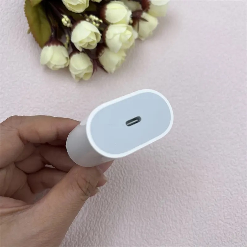 شارژر دیواری 20 وات مدل USB-C