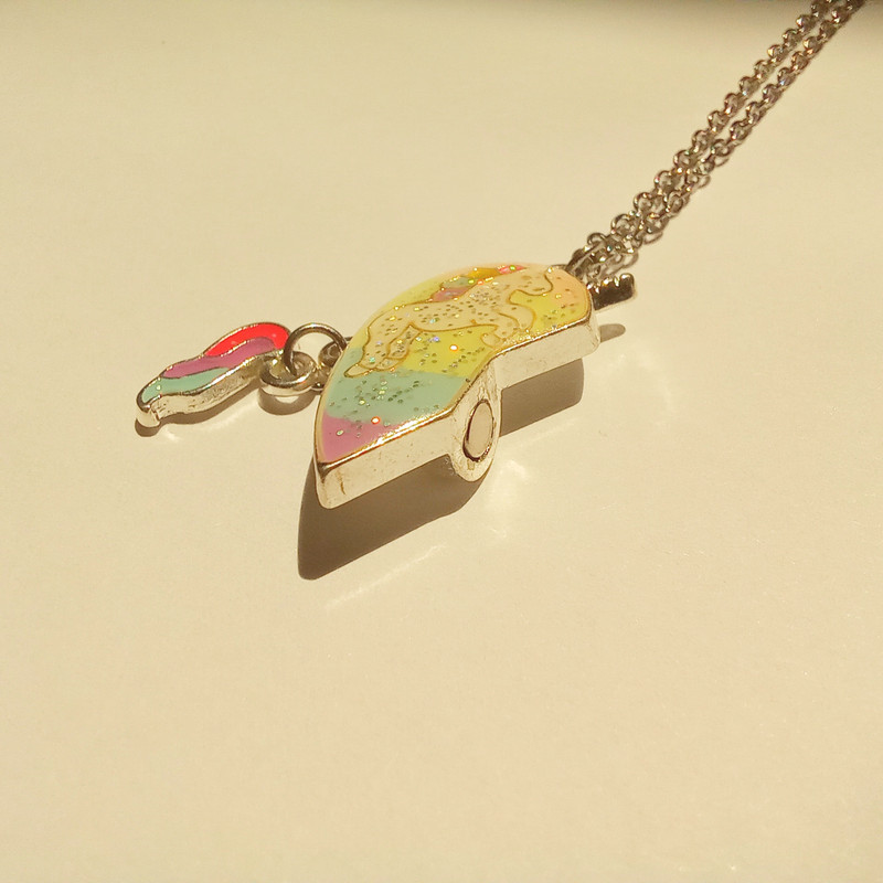 گردنبند دخترانه مدل تک شاخ بسته دو عددی گردنبند دخترانه مدل تک شاخ بسته دو عددی