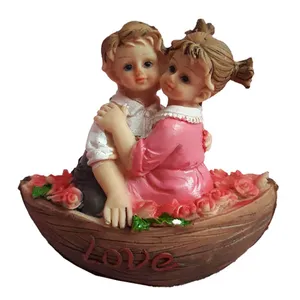 مجسمه مدل دختر و پسر کشتی سوار کد B