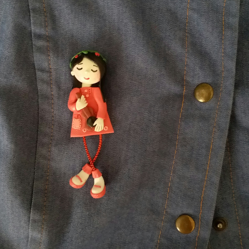 گل سینه دخترانه مدل گیتار SS108