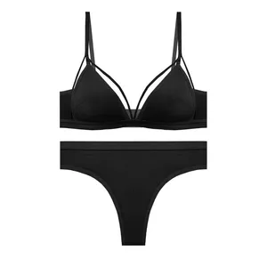 ست شورت و سوتین زنانه مدل اسفنجی هارنس دار بدون فنر کد 31335