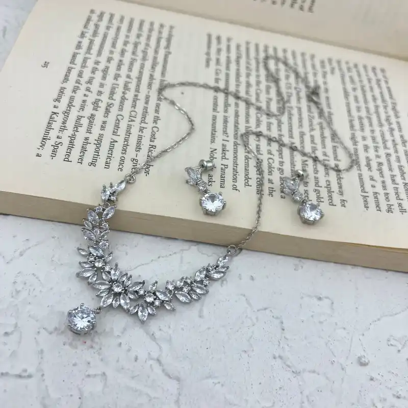 نیم ست زنانه مدل جواهری کد M4195