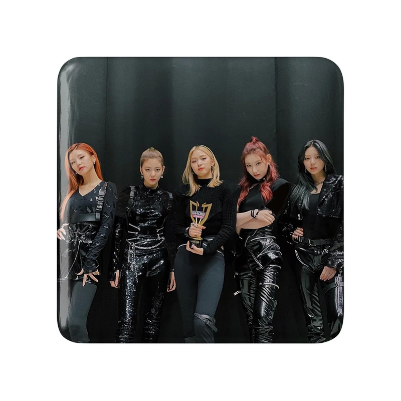 مگنت خندالو طرح گروه ایتزی کد 12438