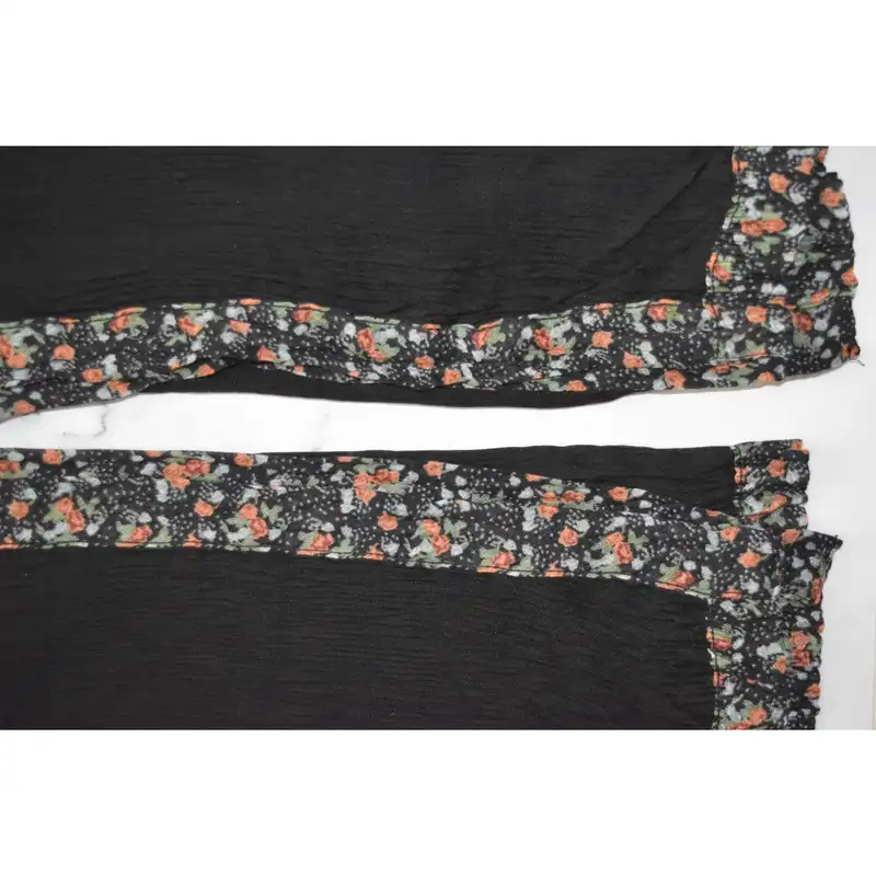 شال زنانه مدل پلیسه حاشیه گل کد 06