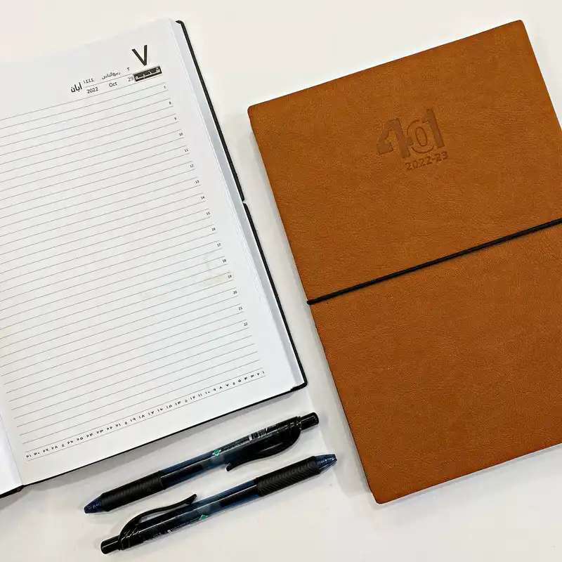 سالنامه سال 1401 مدلی کش دار