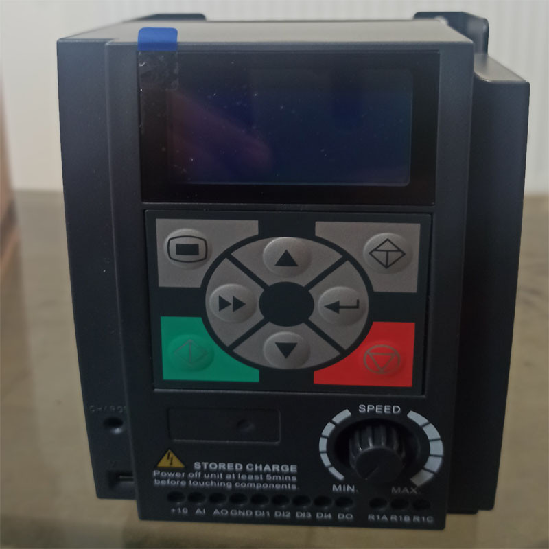 اینورتر اچ پی مونت مدل hd09-2s0p7g اینورتر اچ پی مونت مدل hd09-2s0p7g