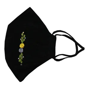 ماسک پارچه ای زنانه مدل ربان دوزی کد M1005