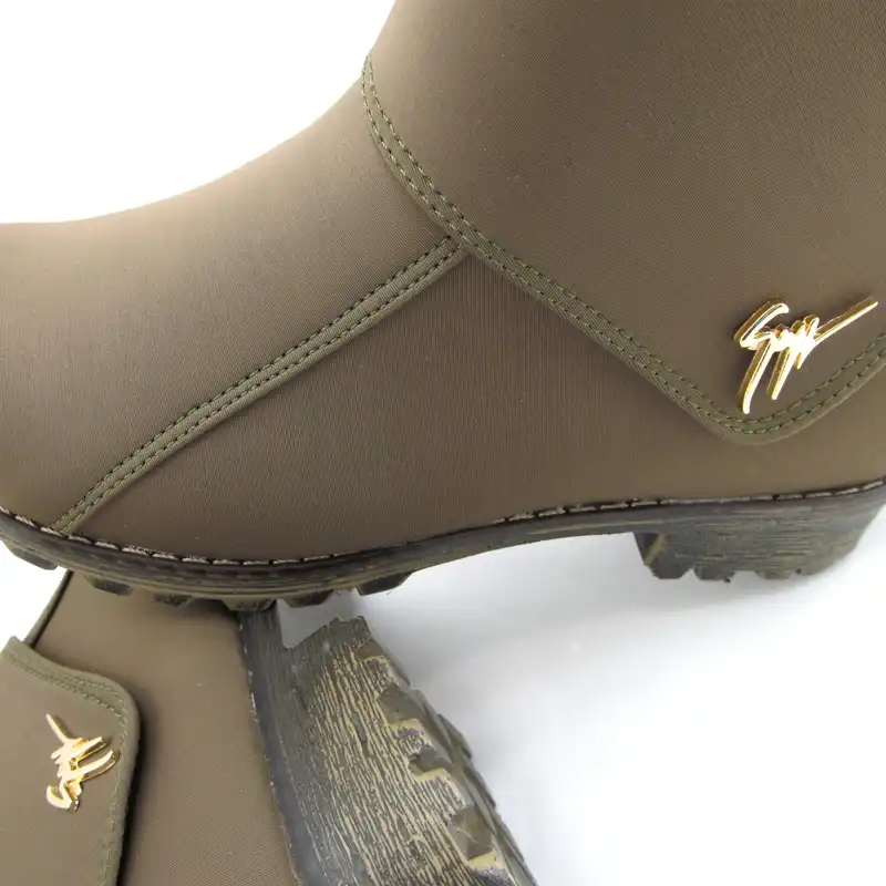 نیم بوت زنانه مدل MOM549