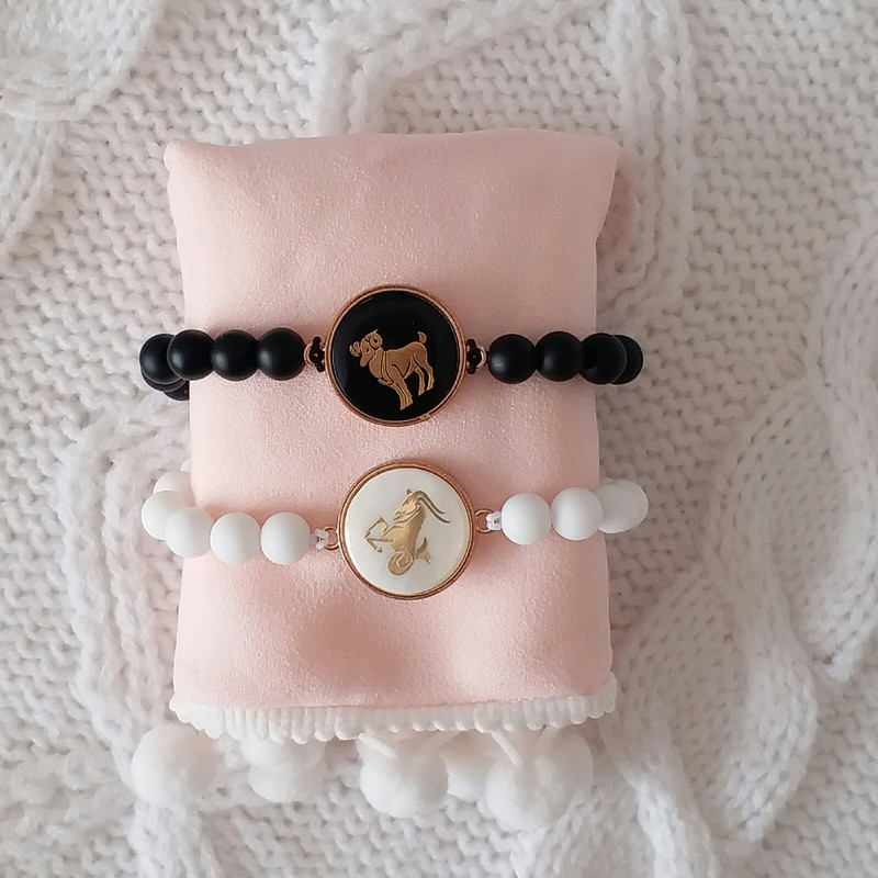 دستبند مدل ماه تولد دی و فروردین F118 مجموعه 2 عددی دستبند مدل ماه تولد دی و فروردین F118 مجموعه 2 عددی