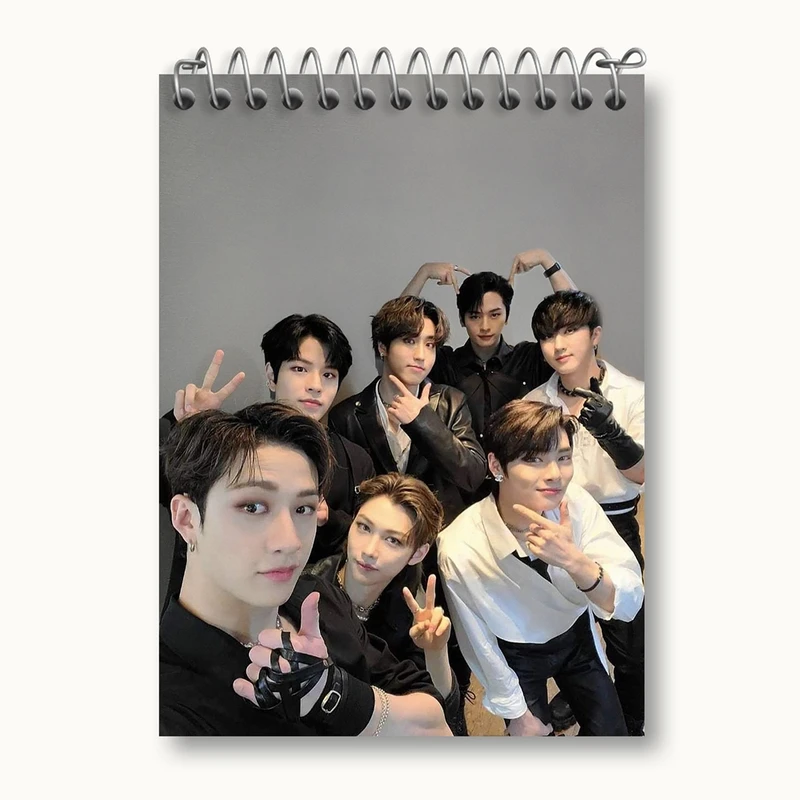 دفتر یادداشت 50 برگ خندالو مدل گروه استری کیدز Stary Kids کد 16876