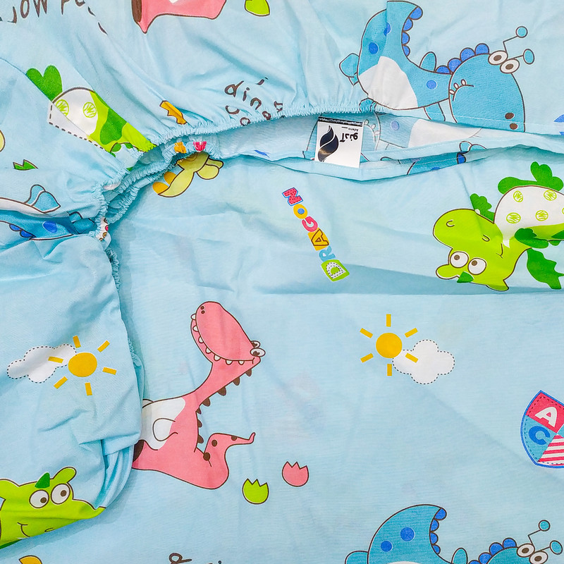 ملحفه کودک آدنو مدل Dragon کد IR33 سایز 80x180 سانتیمتر