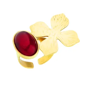 انگشتر زنانه گالری عزیزی طرح گل مدل 15332