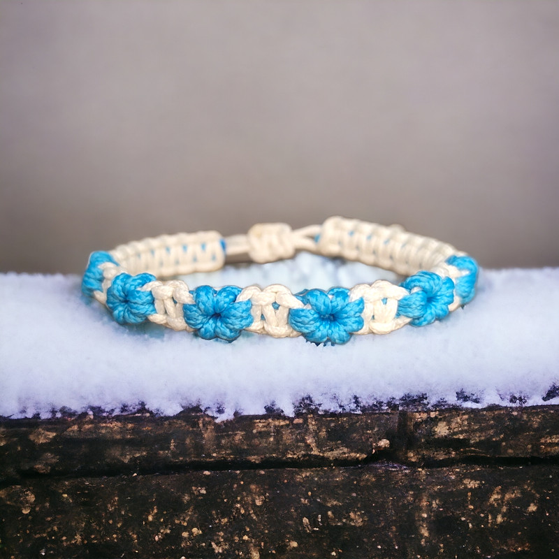 دستبند زنانه مدل بافت گل مینیمایز