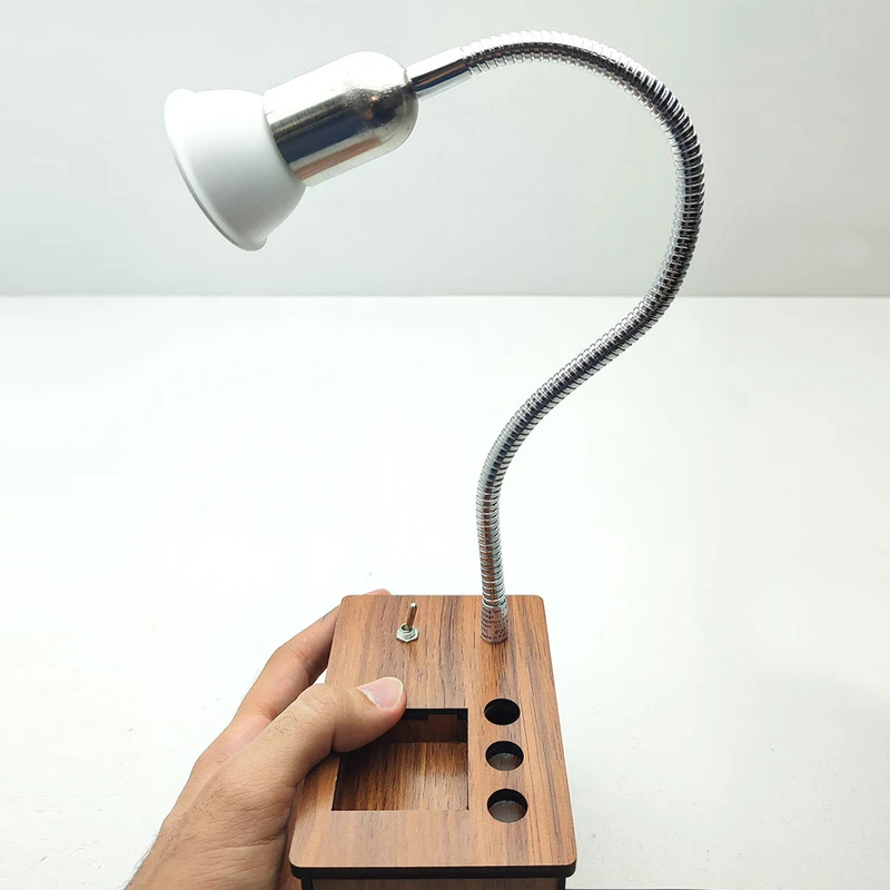 عکس شماره 8 : چراغ مطالعه رومیزی مدل km80 طرح جامدادی