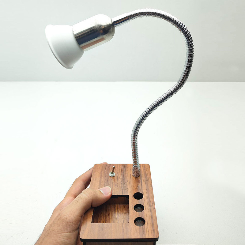 چراغ مطالعه رومیزی مدل KM80 طرح جامدادی