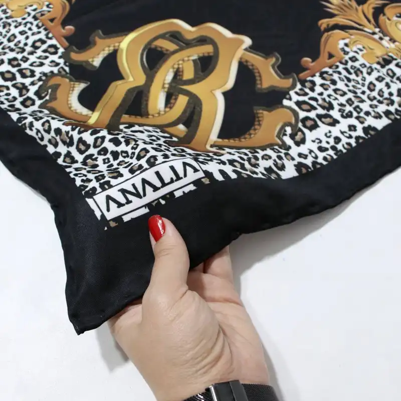 روسری زنانه مدل ابریشم دور حاشیه پلنگی دست دوز کد a-6045