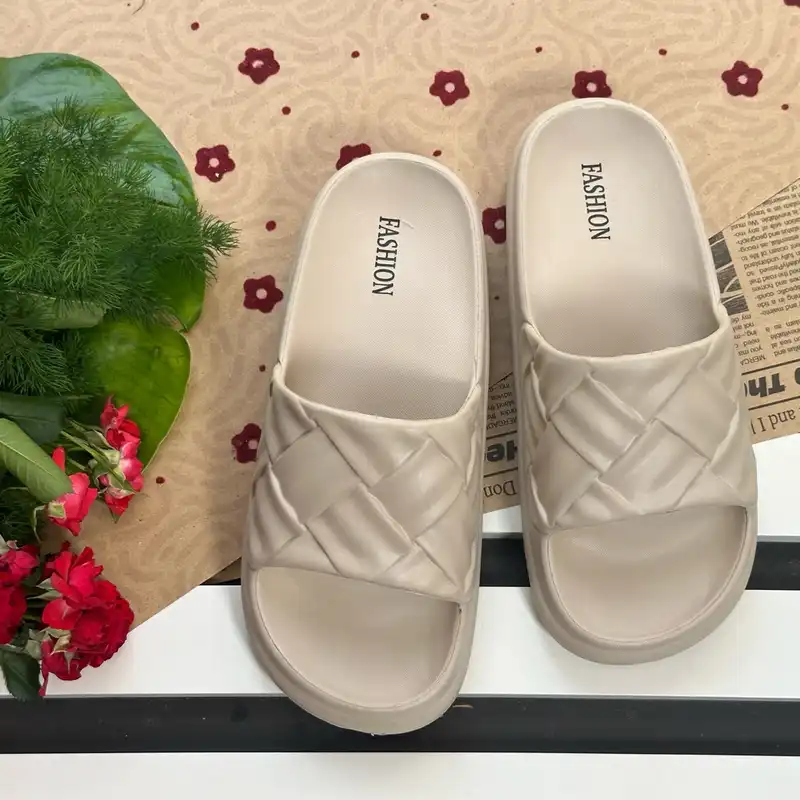 دمپایی زنانه پاپا مدل مینا CR