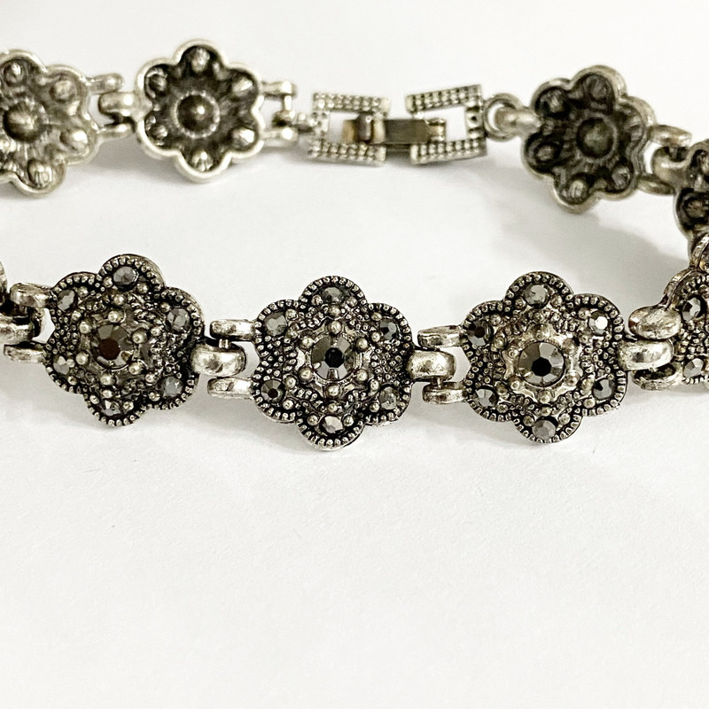 دستبند دخترانه مدل D.B207 دستبند دخترانه مدل D.B207