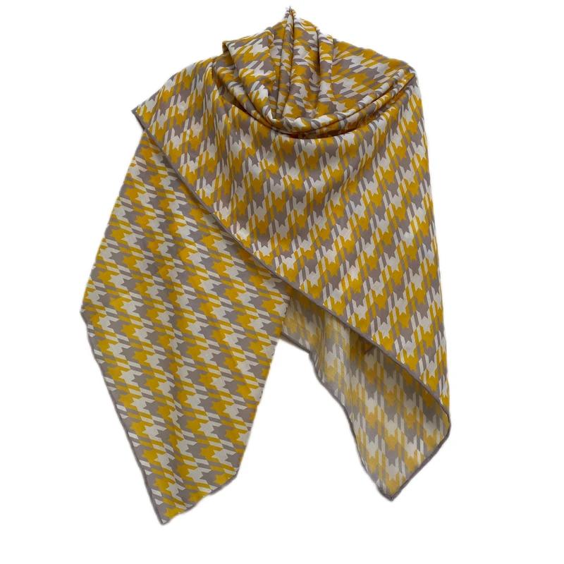 روسری زنانه مدل نخی چهارفصل قواره بزرگ کد 1582