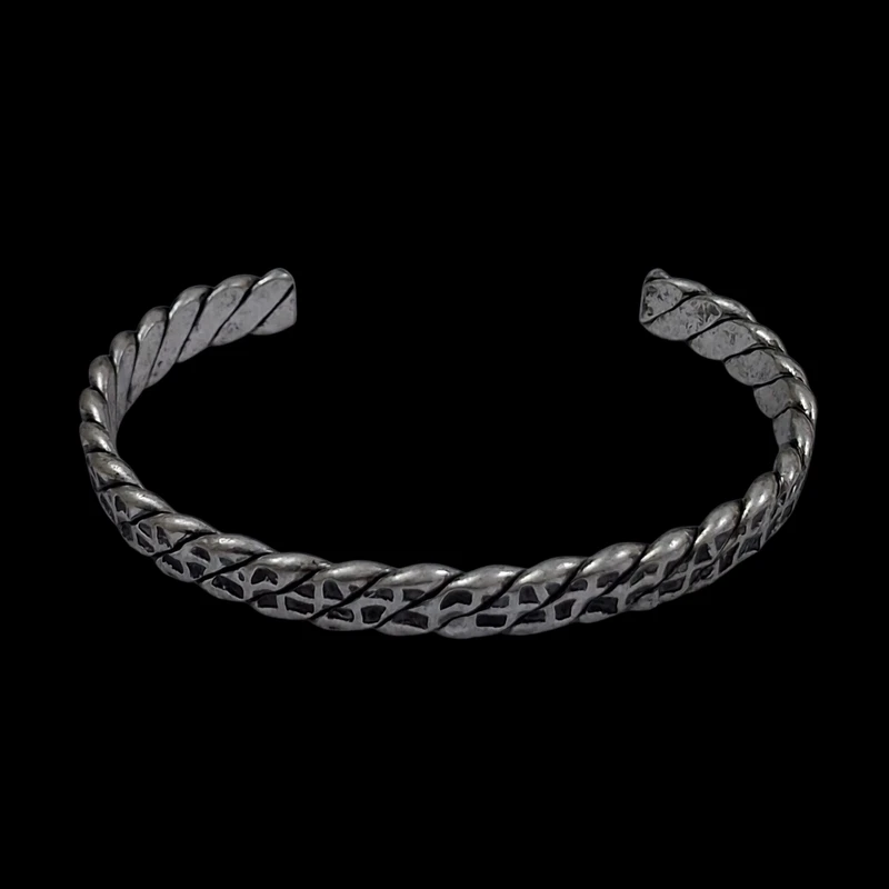 دستبند مردانه سیکس مدل E3075