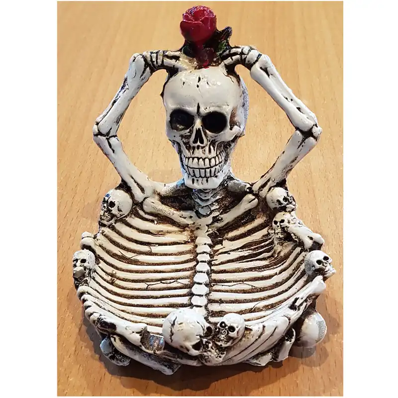 زیرسیگاری طرح اسکلت کد 04