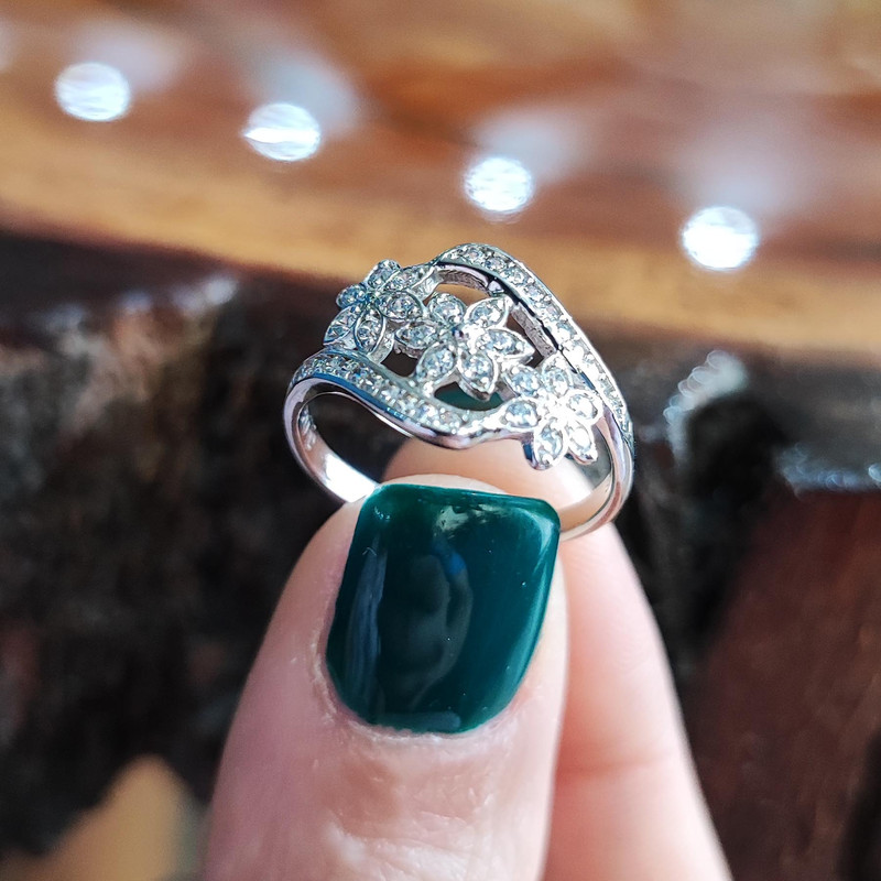 انگشتر نقره زنانه مدل جواهری سولیتر نگین دار JW5037