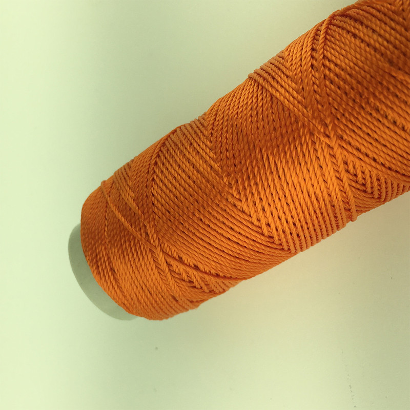 نخ دوخت چرم دوزی مدل ابریشمی Orae100m طول 100 متر نخ دوخت چرم دوزی مدل ابریشمی Orae100m طول 100 متر