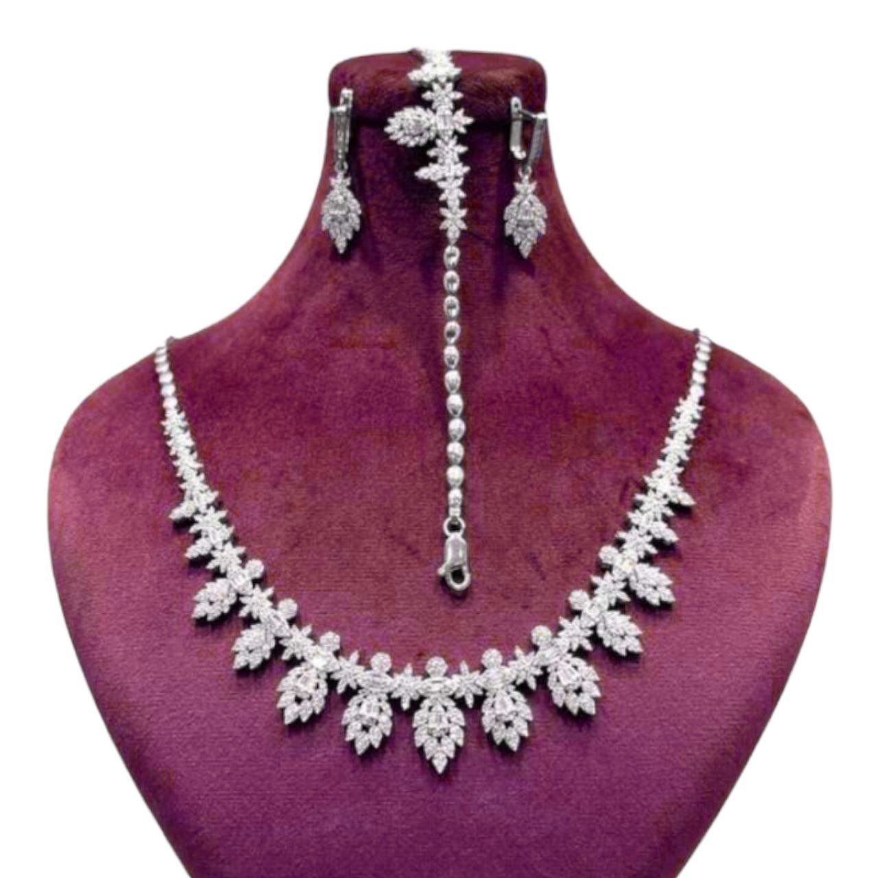 نیم ست نقره زنانه مدل مونیزا NSH091