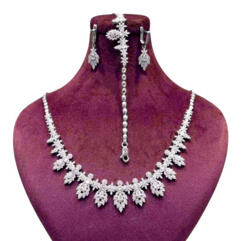 نیم ست نقره زنانه مدل مونیزا NSH091