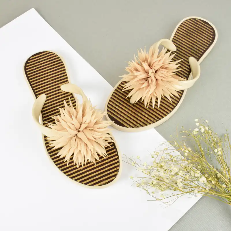 دمپایی لاانگشتی زنانه نیکتا مدل گل پارچه ای  BZH.4026