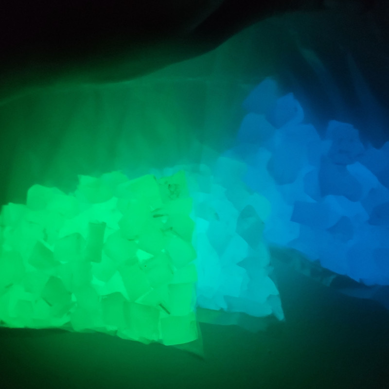 سنگ تزیینی مدل شب تاب وزن 30 گرم سنگ تزیینی مدل شب تاب وزن 30 گرم