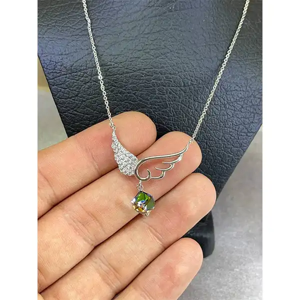 گردنبند زنانه سواروسکی مدل بال و مکعب کد 7789