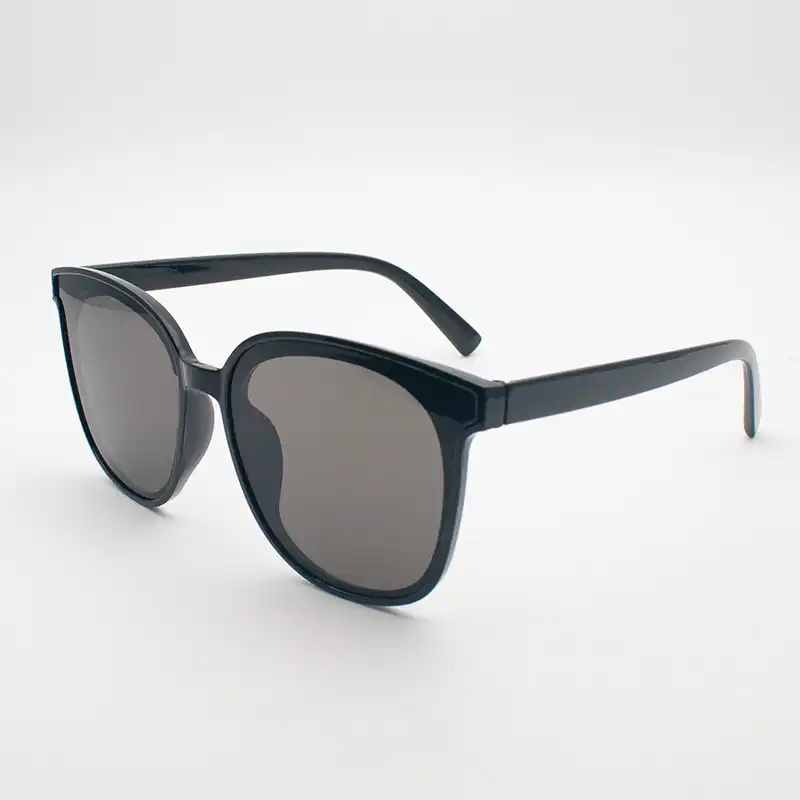 عینک آفتابی مدل CORNERED BL01 GLO