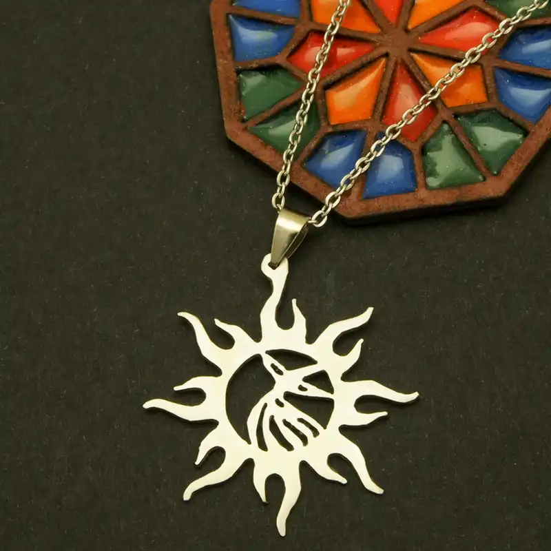 گردنبند مدل رقص سماع طرح خورشید