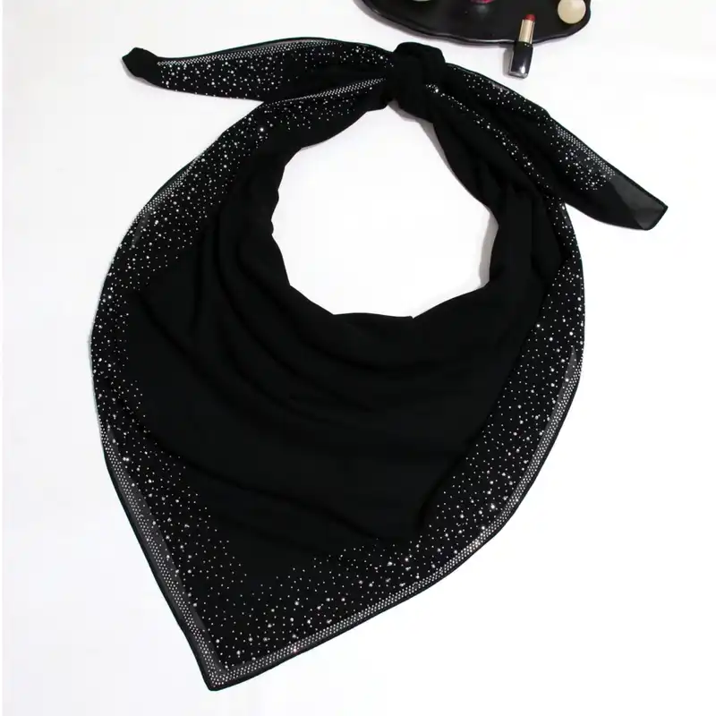 روسری زنانه مدل حاشیه نگین دار ریز و درشت کد 7000-a