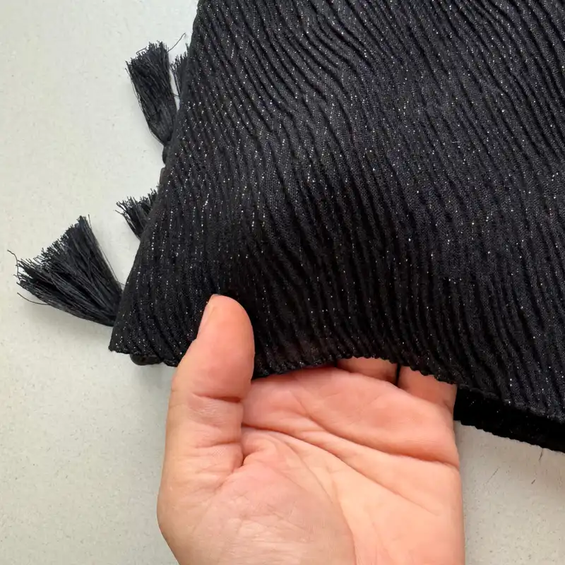 شال زنانه مدل ساده پلیسه کشی ریز لمه دار شاینی