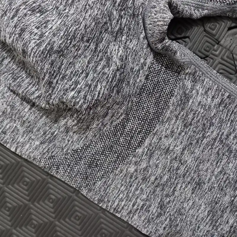 لگینگ ورزشی زنانه مدل سیملس پشت چین دار گنی کد T1