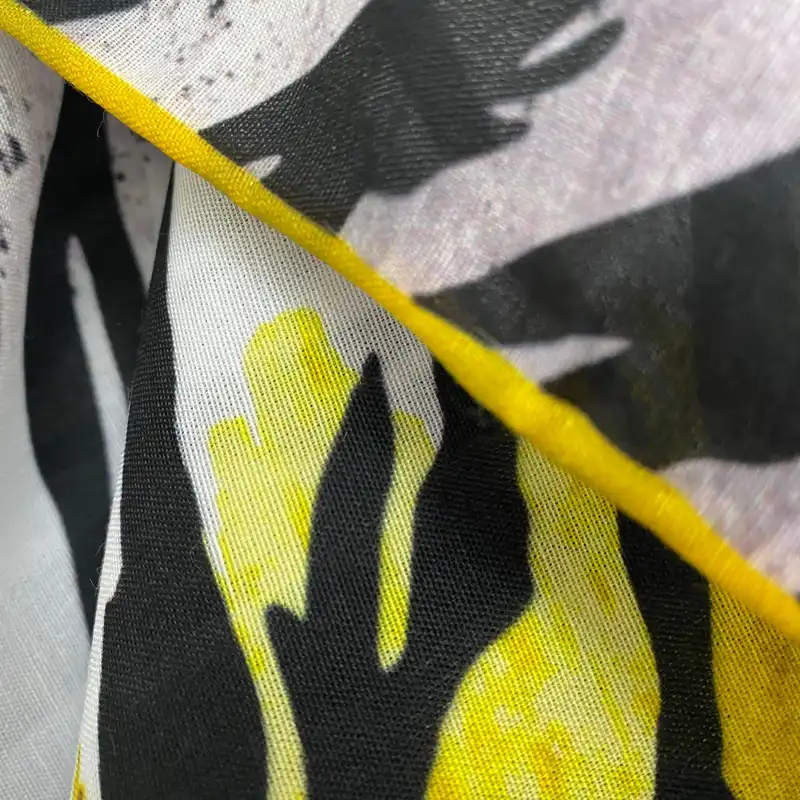 روسری زنانه مدل نخی چهارفصل قواره بزرگ کد 1623