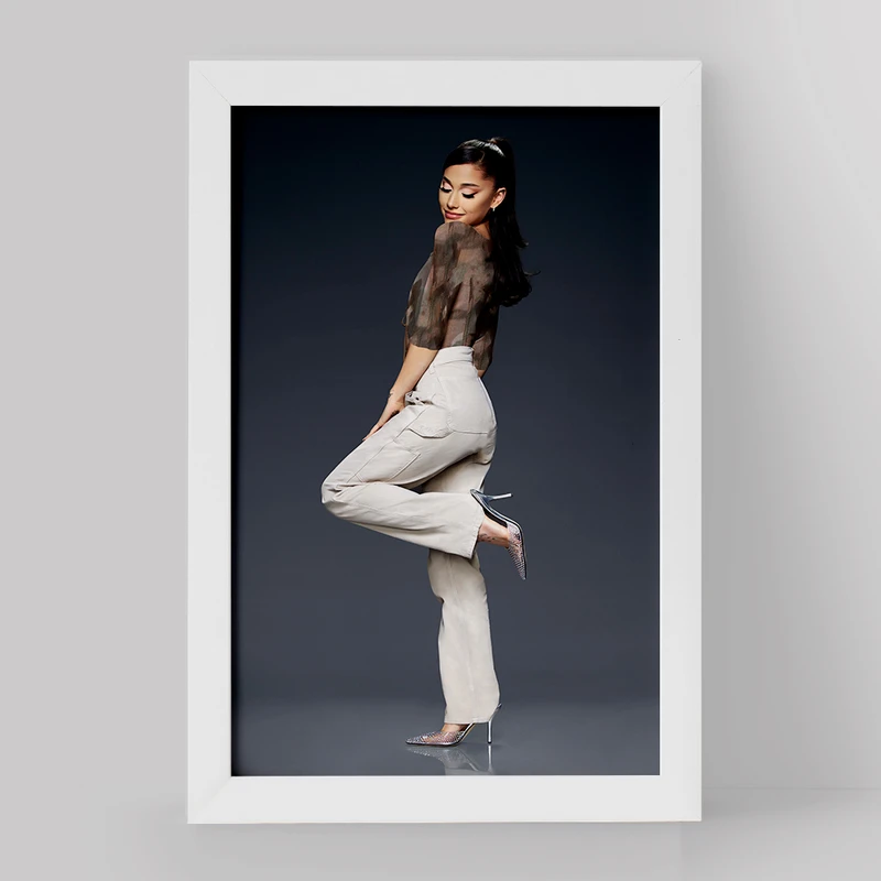 تابلو خندالو مدل آریانا گرانده Ariana Grande کد 19083