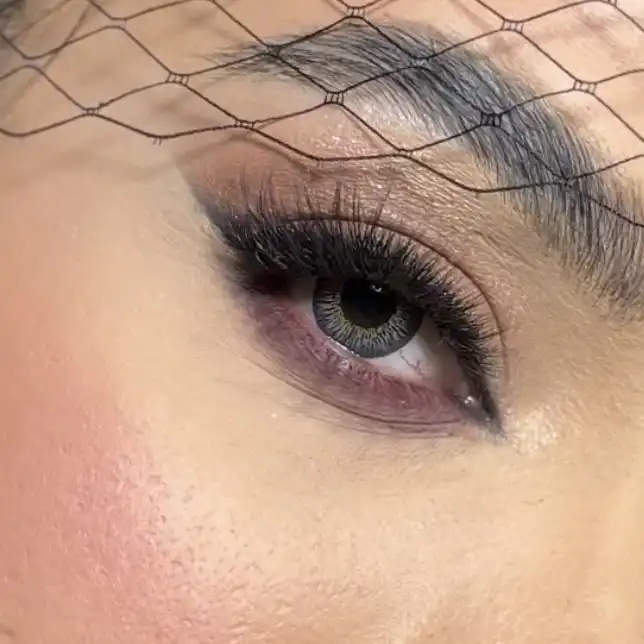 لنز چشم هرا کد ۰۱۰ رنگ طوسی عسلی