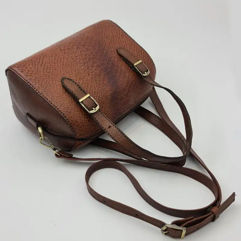 کیف دستی زنانه مدل متین چرم طبیعی کد A_220