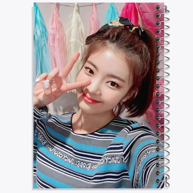 دفتر ژورنال نویسی 50 برگ خندالو مدل نقطه ای طرح لیا گروه ایتزی ITZY کد 20191