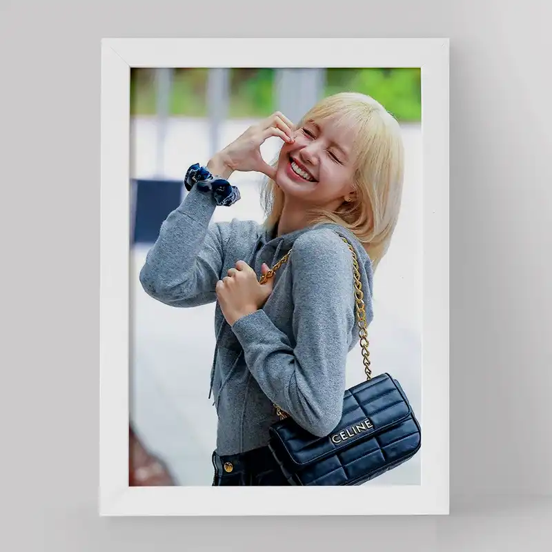 تابلو خندالو مدل لیسا گروه بلک پینک کد 16740