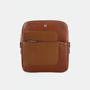 کیف رودوشی مردانه چرم نفیس مدل 43000109 دارای یک محفظه اصلی