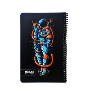 دفتر طراحی 50 برگ میران مدل سیاهبرگ طرح فضانورد کد 005