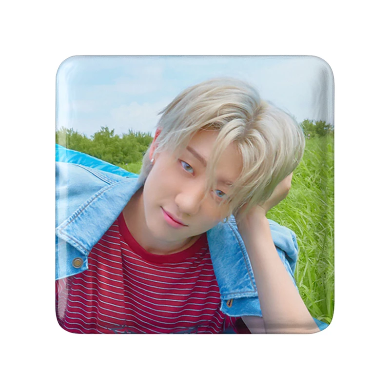 مگنت خندالو طرح دی ایت گروه سونتین Seventeen  مدل مربعی کد 21552