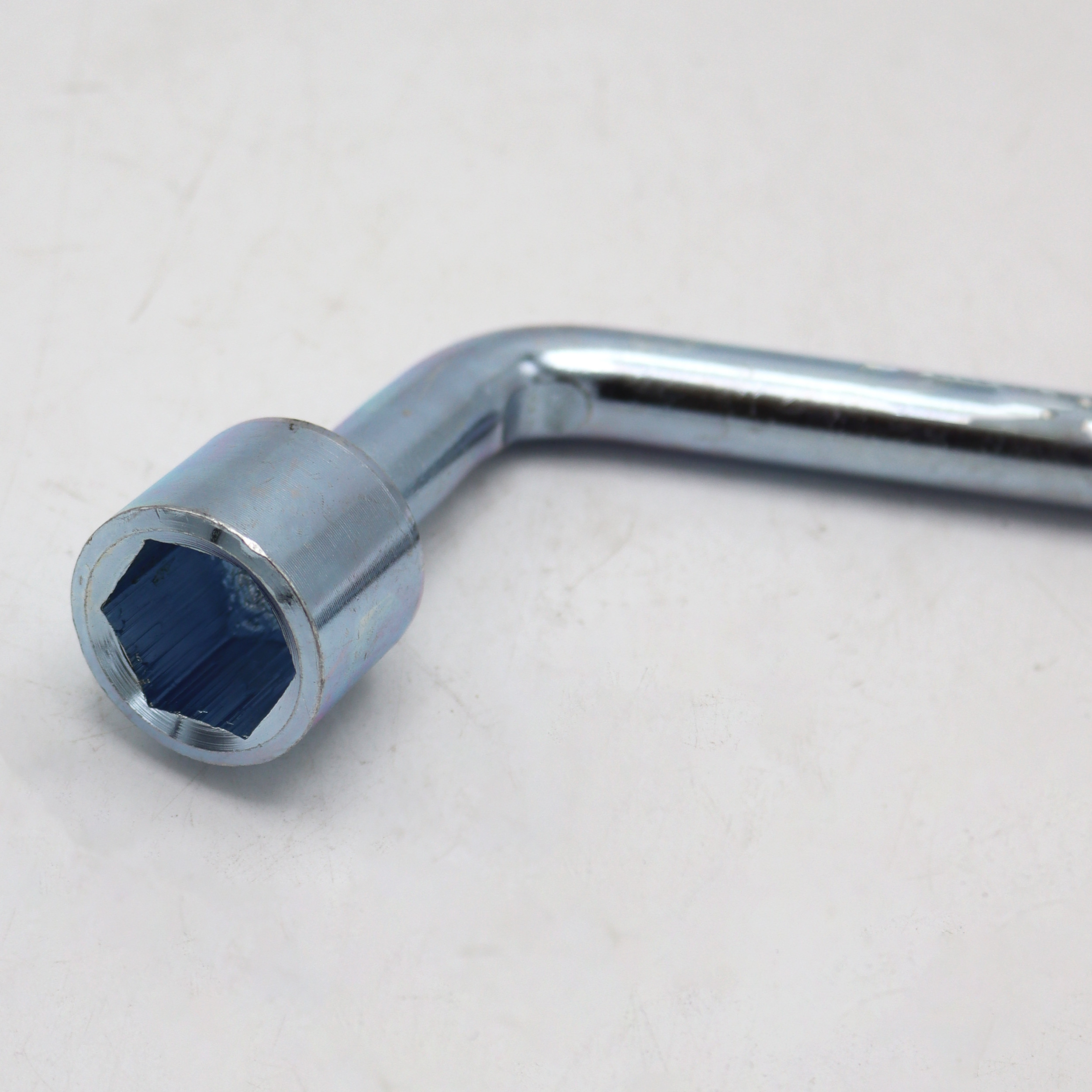 آچار چرخ خودرو مدل داگ کد YP-023MM سایز 23 میلی متر